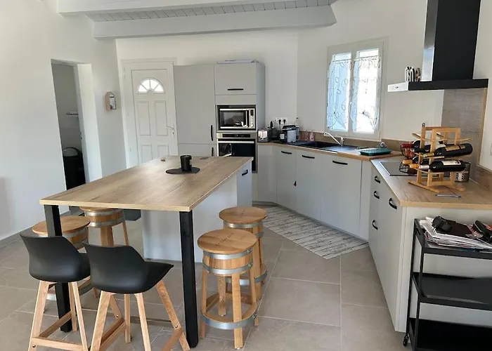 Location Du Klan Des K : Villa 4 Etoiles 150M Plage